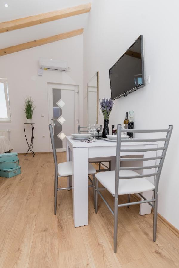 Studio Apartment Harmony Np Krka Lozovac Exterior foto