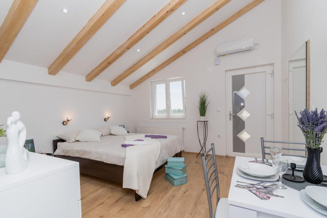 Studio Apartment Harmony Np Krka Lozovac Exterior foto